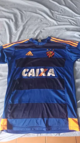 Vendo camisa do sport original tam M leia a descrição