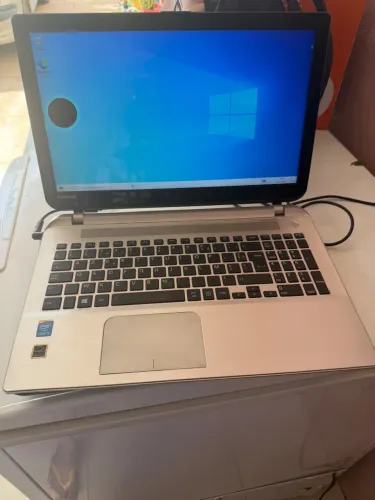Vendo notebook Toshiba 