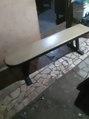 Vendo um banco reto para exercicio