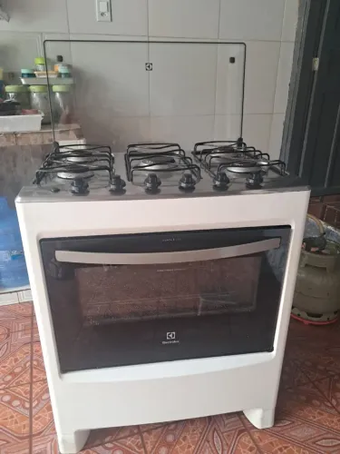 Fogão 300,00