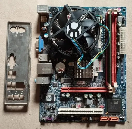 Placa mãe g41t-m7 com processador dual core e5700 e 2gb de memoria ddr3