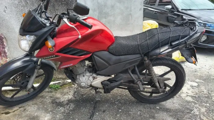 Venda moto Yamaha 150 R$ 10.000,00