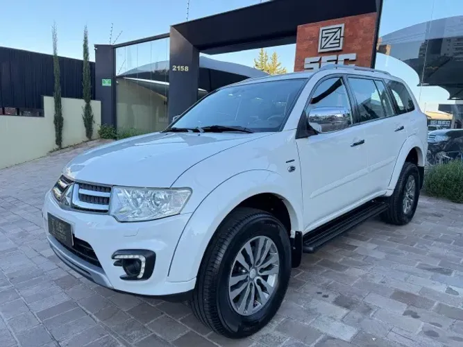 Mitsubishi Pajero HPE 3.5 4X4 Flex 5P Aut. 2017