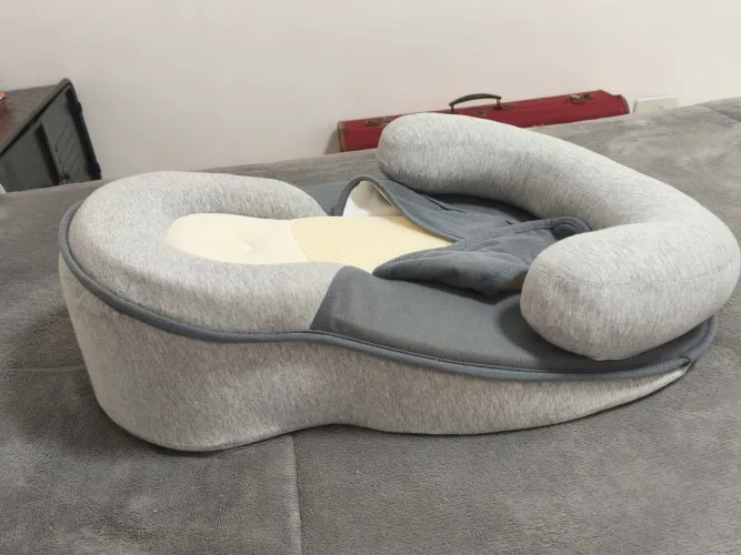 Almofada antirefluxo para bebe.