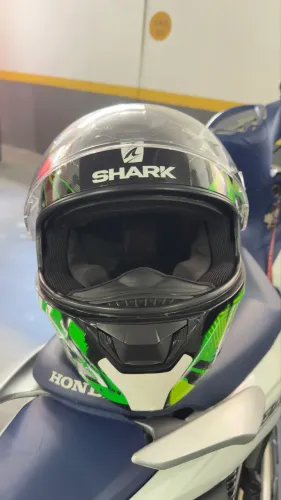 Capacete Shark - TAMANHO 61