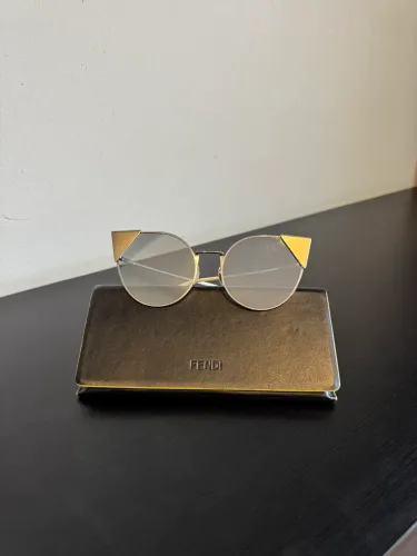 óculos fendi original modelo cat eye