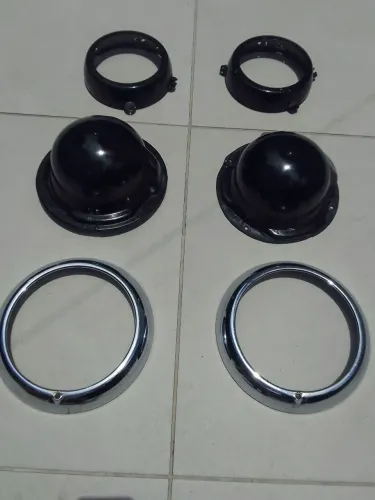 Par de bojos, bases e aros cromados Ford F 1, camionete, originais, anos 50, americanos