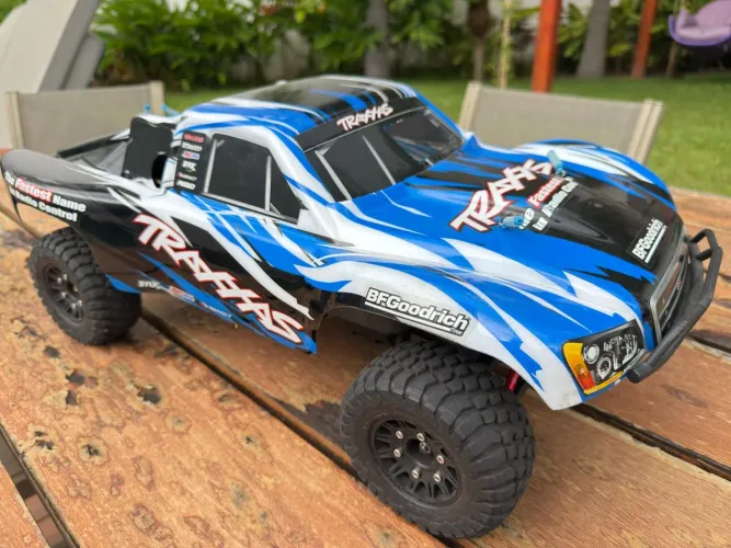 TRAXXAS E-REVO 2.0 MONSTER TRUCK 6S 4X4