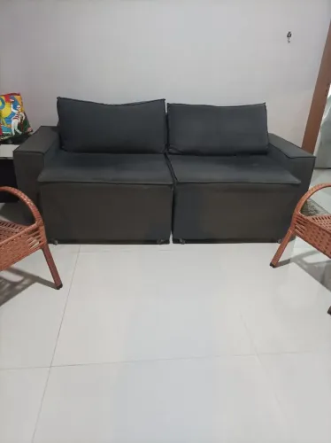 Vendo um sofá