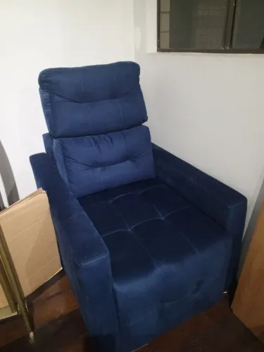 Poltrona retrátil reclinável