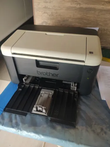 Impressora Laser brother com wi-fi, apenas 700 páginas impressas 