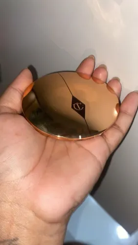 Pó compacto Charlotte tilbury