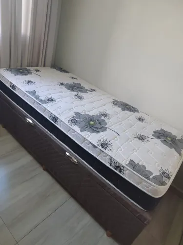 Cama Box Baú com Colchão Casal - Seminovos, Excelente Estado