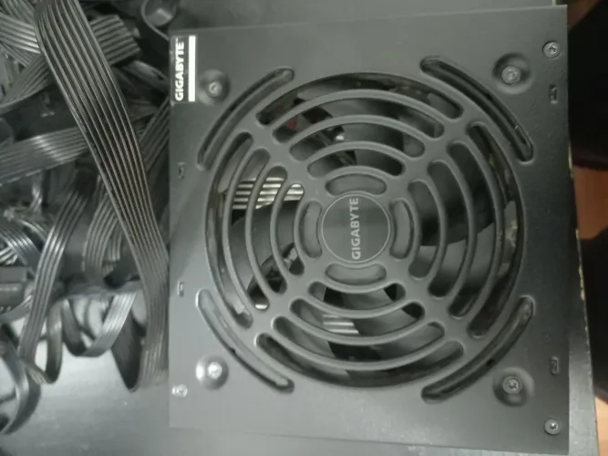 FONTE GIGABYTE 550W 80 PLUS