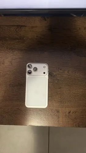 iPhone 17 pro Max PRA SAIR LOGO