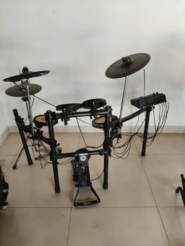 Bateria Elétrica YAMAHA DTX DRUMS
