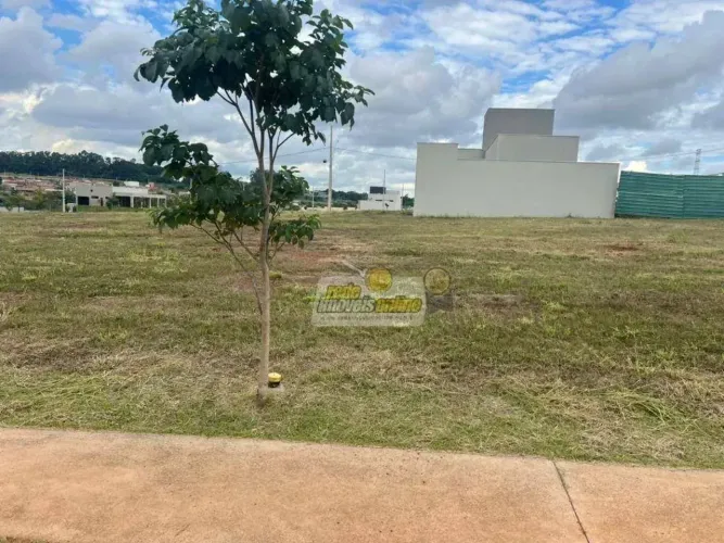 Terreno à venda, 250 m² por R$ 250.000,00 - Ayat 2 - Uberaba/MG