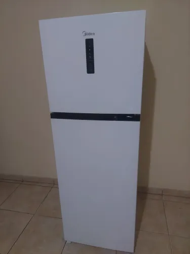 Geladeira midea