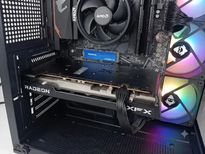 XFX Radeon RX 6650 XT 8GB - Excelente Estado, Muito Fria