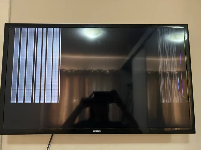 TV Samsung 32? Smart com defeito