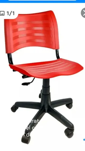 Cadeira giratória plástico vermelho ou preto