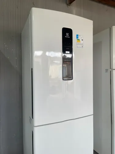 Geladeira inverse Electrolux 220v