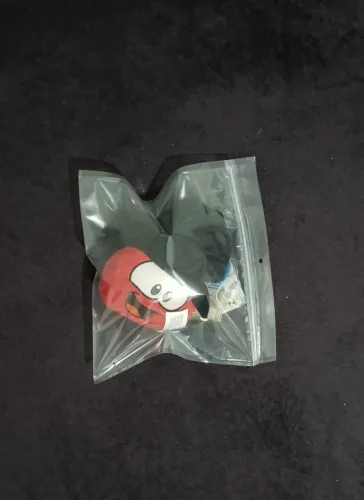 NOVO - Club penguin Puffle Vermelho com Cartola - com etiqueta e moeda