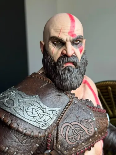Action Figure Kratos God Of War - Estátua Gigante 54cm