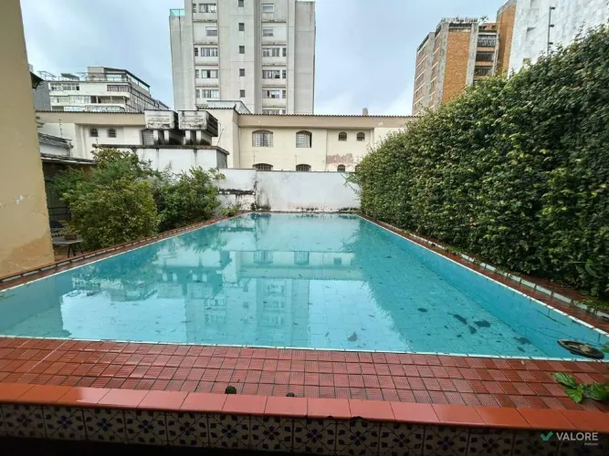 Casa à venda, 4 quartos, 300m² de área no Sion