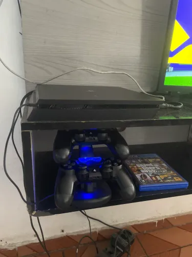 Vídeo game semi novo 