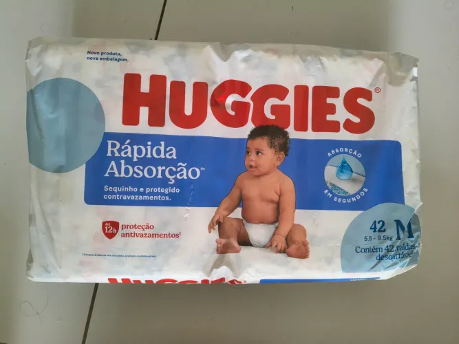 FRALDAS HUGGIES RÁPIDA ABSORÇÃO - M - 42 UNIDADES NO PAC.