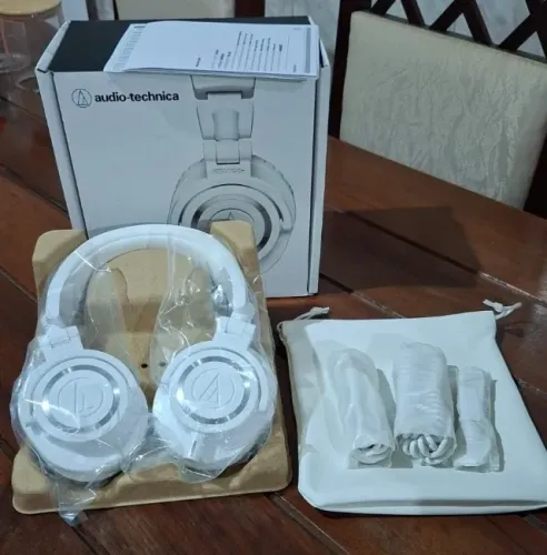 Fone de ouvido Audio-Technica ATH-M50XWH