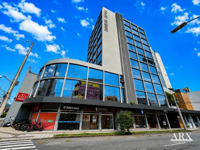 Sala Comercial no Centro de Blumenau disponível para Venda ou locação!