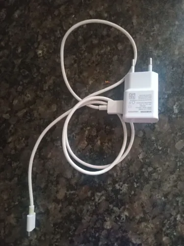 Vendo carregador original Samsung. 