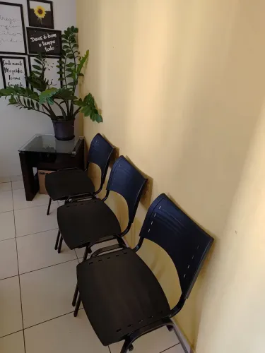 Vendo 3 cadeiras prisma ISO Desmontável