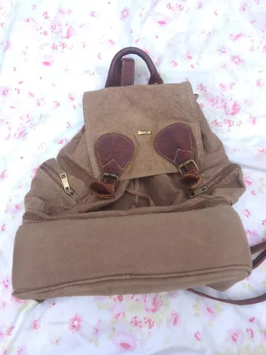 Mochila de couro e lona