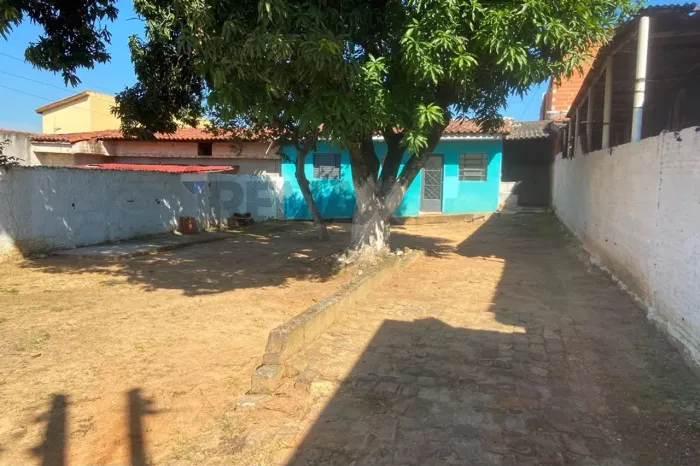 Casa de 2 cômodos disponível para locação no Jardim Bandeira