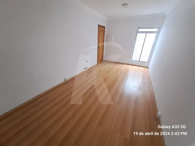 Apartamento com 2 quartos, sala, cozinha, banheiro, 1 vaga de garagem fixa e coberta