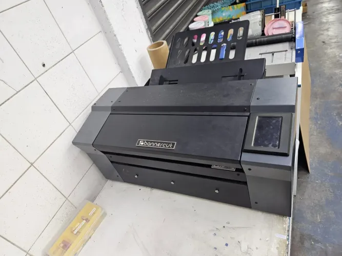 Plotter de Recorte Industrial Bannerjet Campro A3 Pro