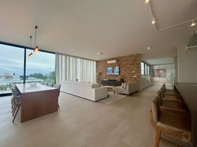 Imóvel para venda possui 560 metros quadrados com 6 quartos em Cacupé - Florianópolis - SC