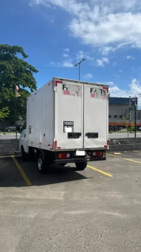 Vendo HR 2019 baú 6 marchas em ótimo estado de conservação