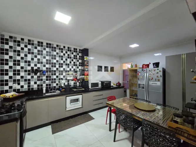 Apartamento à venda, 03 quartos, 01 suíte, 01 vaga, Av. Sete de Setembro, Centro