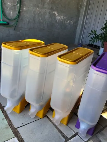Dispenser/Armazenador de Ração Plastic Penser 35L /Grande / 4 unidades 