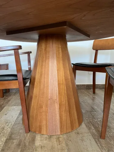 Mesa de Jantar Tok&Stok 130x130 cm - Excelente Estado
