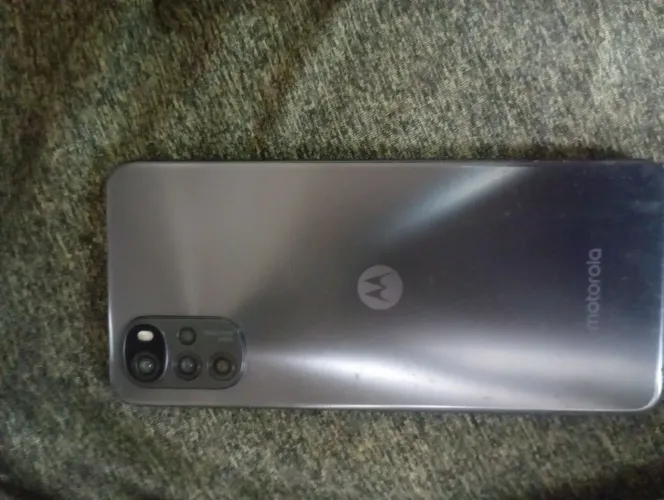 Moto g 22 funcionando com tela quebrada