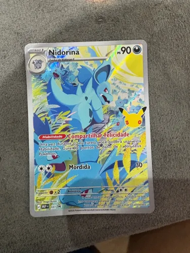 Carta Pokémon Nidorina e Moltres