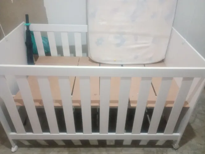 Berço novo com colchão não usado
