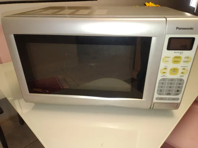 Vendo microondas Panasonic usado muito bom em ótimo estado