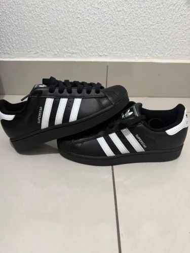 Vende-se addidas super star original novo
