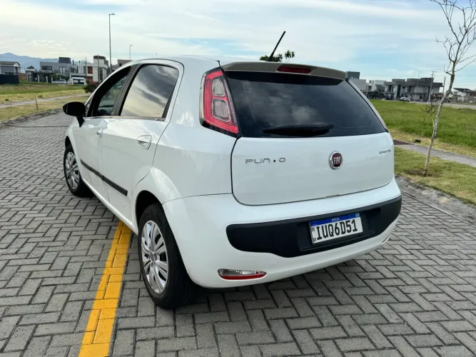 Fiat Punto Attractive 1.4 Fire Flex 8V 5P 2014
